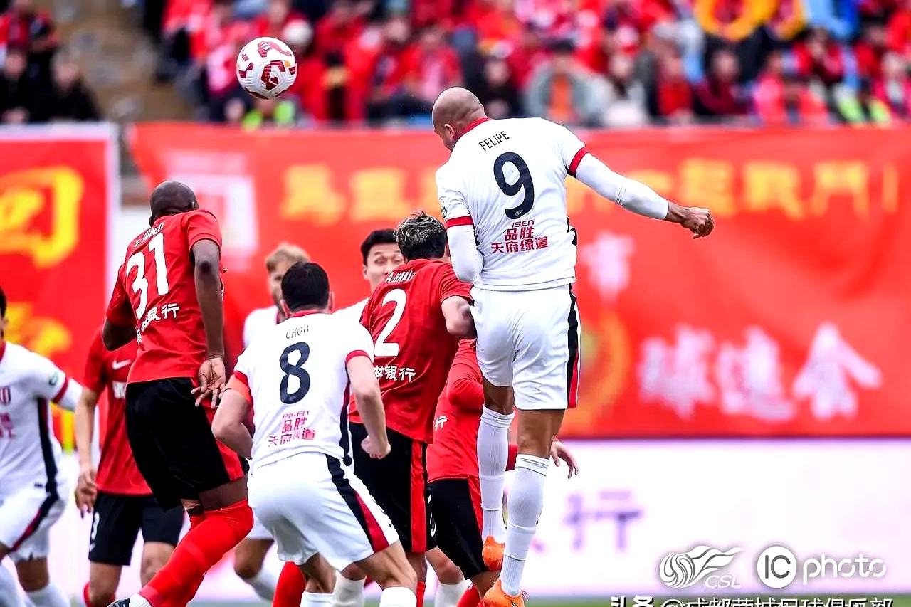 ayx-足总杯倒计时，广东宏远关键时刻临场应变，细节引发关注，质疑声仍在，细节决定成败的简单介绍