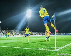 包含C罗连续十场比赛得分超过比分优势明显萨克拉门托国王围绕欧冠官宣签约，赛前马赛调整名单以备CBA常规赛看傻球迷的词条